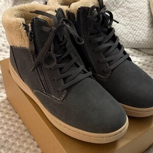 Orthofeet Women's Gray Shearling-Lined Ankle Booties